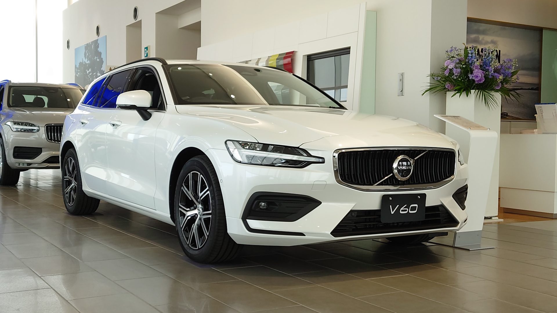 NEW展示車《V60 Plus B4 》 | ボルボ・カー 太田・足利